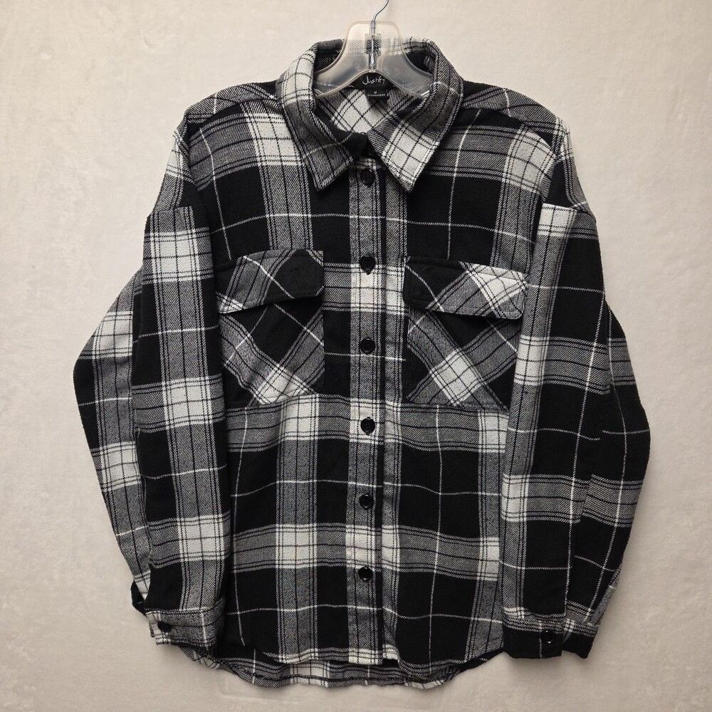 Justify Top Womens Sz Medium Black Oversized Plaid Shirt Work Office Cabin Ranch